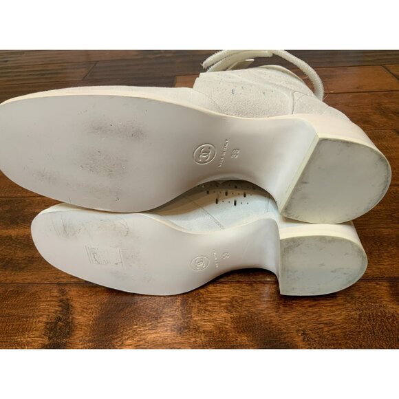 CHANEL Ivory 2017 Perforated Suede Coco Mark Quilted Ankle Boots Size 8 / 38 - Picture 9 of 10